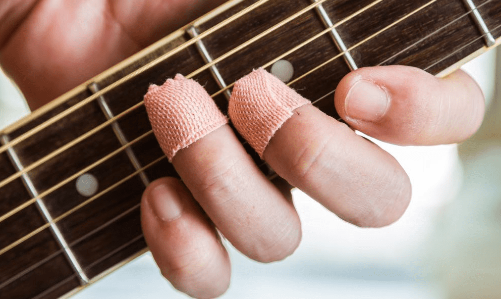 acoustic guitar Steel strings can hurt to play with